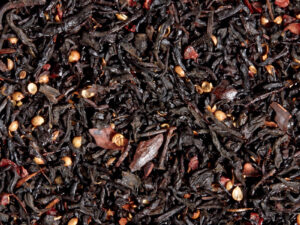 Miscela di tè nero aromatizzata al cioccolato fondente dal gusto intenso e vellutato. Infuso ricco e avvolgente, ideale anche con latte.