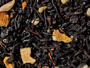 Miscela di tè nero Oriental Spice Blend con arancia e cannella. Infuso speziato e agrumato dal gusto caldo e avvolgente.