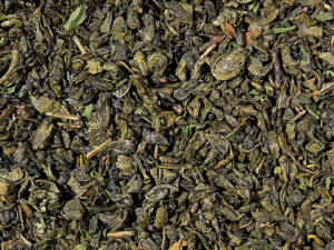 Tè verde aromatizzato alla menta dal gusto fresco e dissetante. Ideale caldo o freddo, con note erbacee e mentolate.